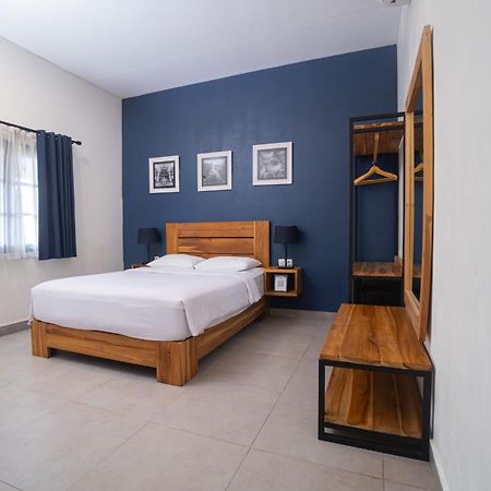 Готель La Casa Jogja Kejayan Екстер'єр фото